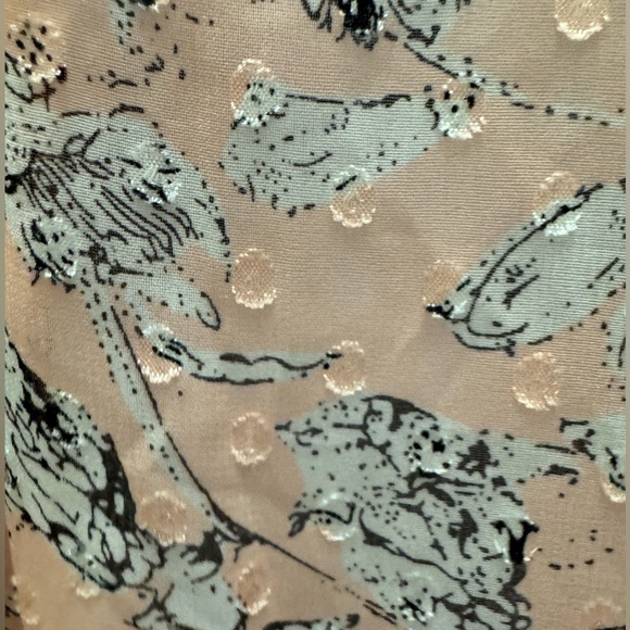 Avenue sheer blouse in peach with Swiss dot pattern, size 26/28 - Picture 5 of 9